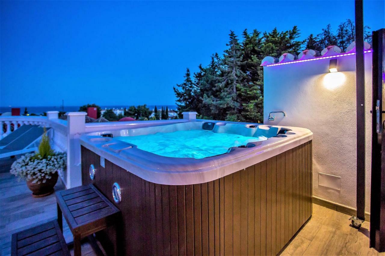Luxury Villa With Swimming Pool And Jacuzzi Marbella Exterior photo