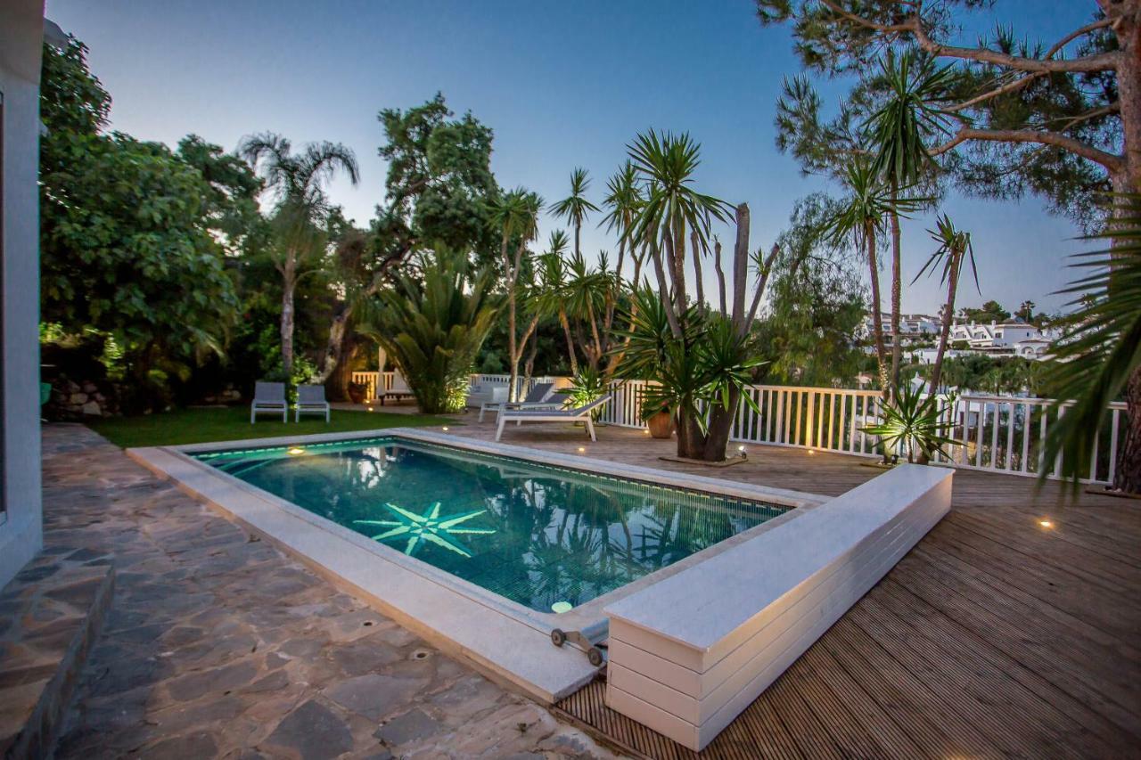 Luxury Villa With Swimming Pool And Jacuzzi Marbella Exterior photo