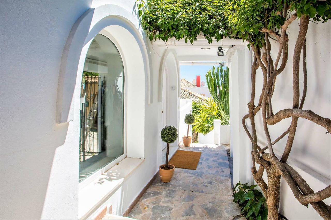 Luxury Villa With Swimming Pool And Jacuzzi Marbella Exterior photo